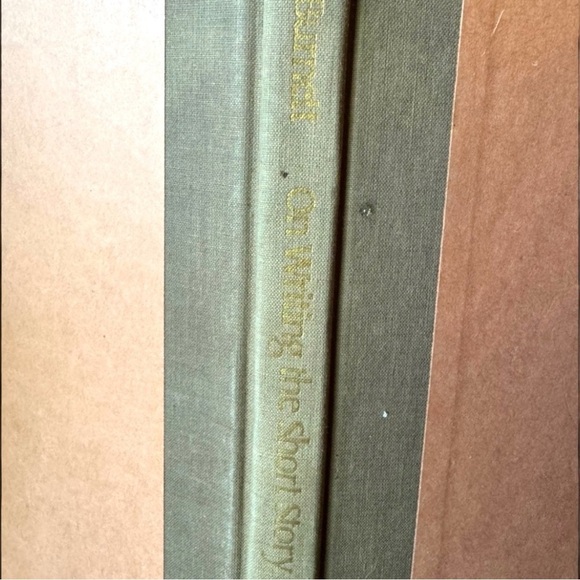 VINTAGE 1983 On Writing the Short Story First Edition by Hallie Burnett - Picture 3 of 9